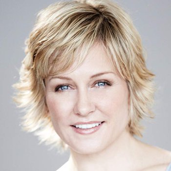 Amy Carlson photo