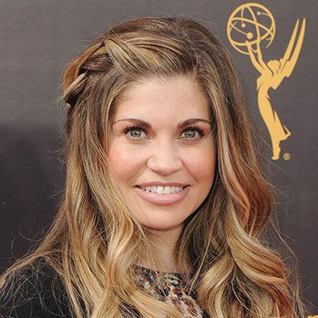 Danielle Fishel photo