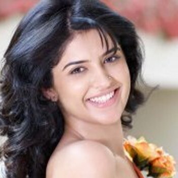 Deeksha Seth photo