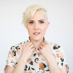 Hannah Hart photo