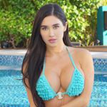 Joselyn Cano photo