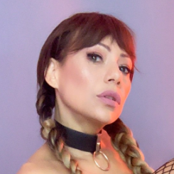 Lara Tinelli photo