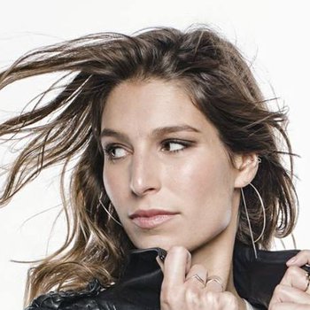 Laury Thilleman photo