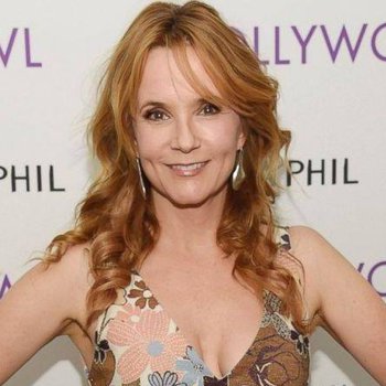 Lea Thompson photo