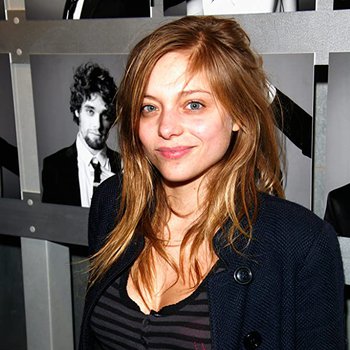 Lizzie Brochere photo