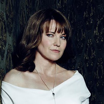 Lucy Lawless photo