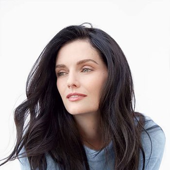 Lydia Hearst photo