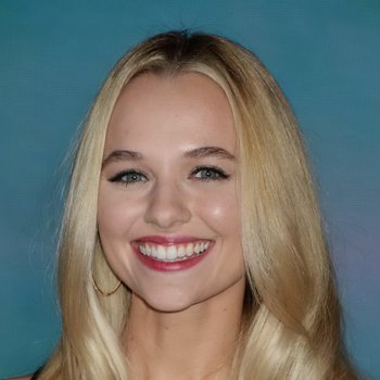 Madison Iseman photo