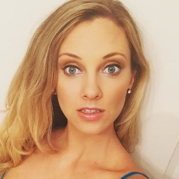 Nicole Arbour photo