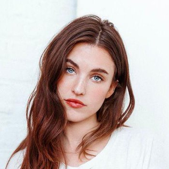 Rainey Qualley photo