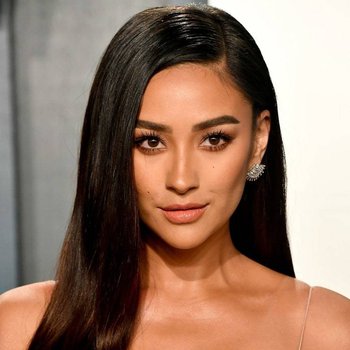 Shay Mitchell photo