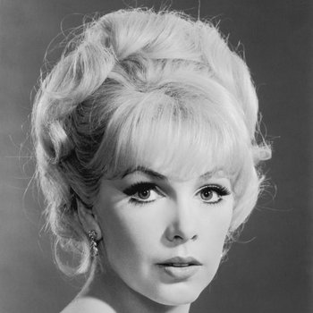 Stella Stevens photo