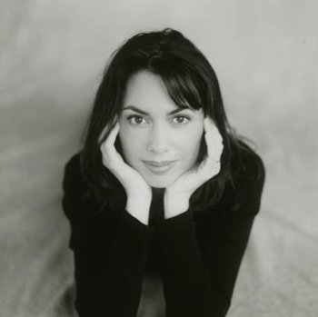 Susanna Hoffs photo