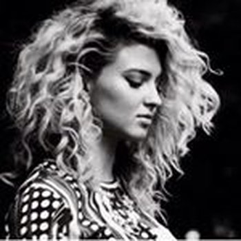 Tori Kelly photo